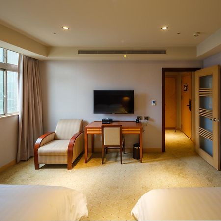 Rich & Free Hotel - Fuzhong 富逸旅趣-板橋府中館 Taipéi Exterior foto