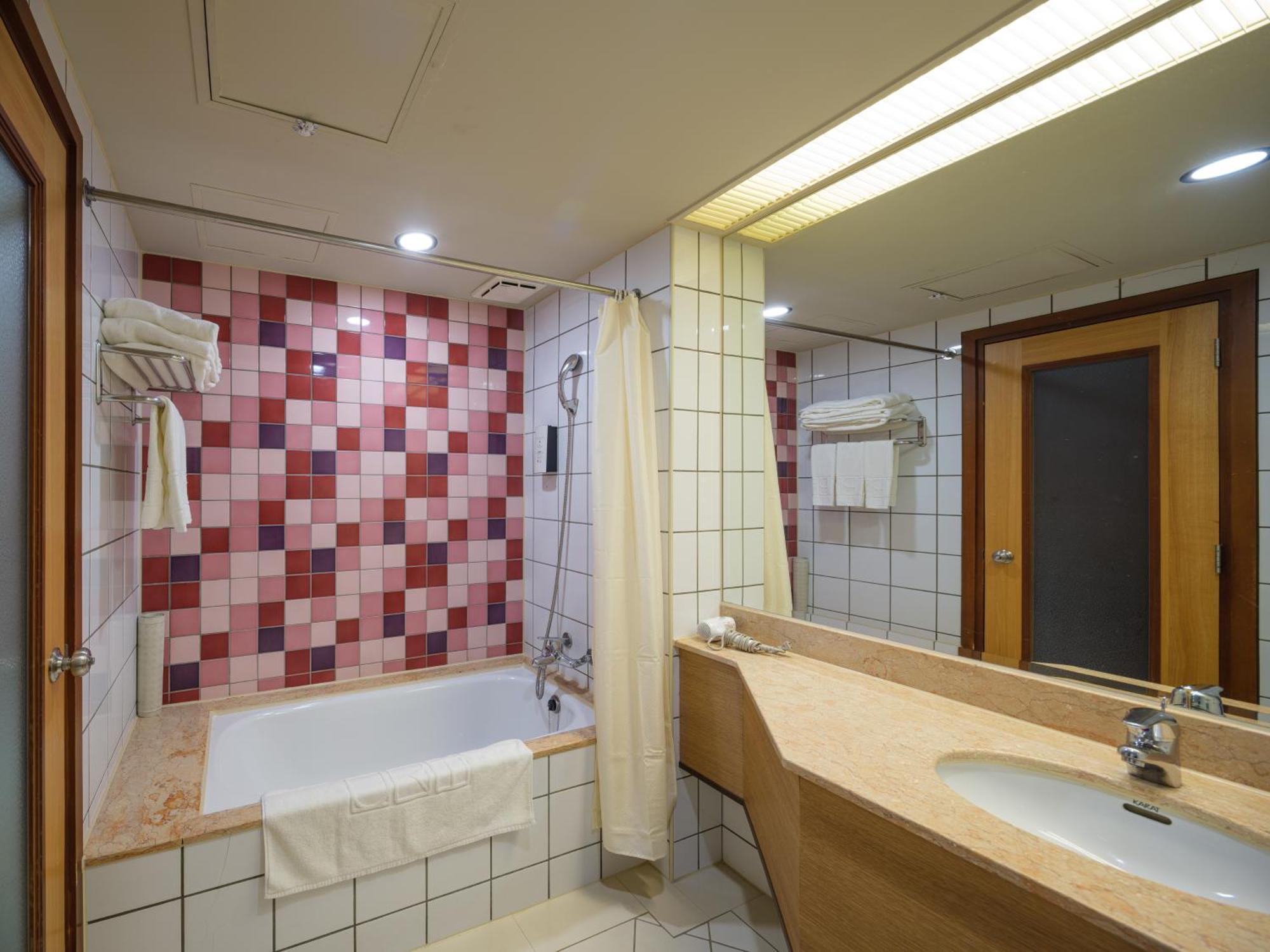 Rich & Free Hotel - Fuzhong 富逸旅趣-板橋府中館 Taipéi Exterior foto