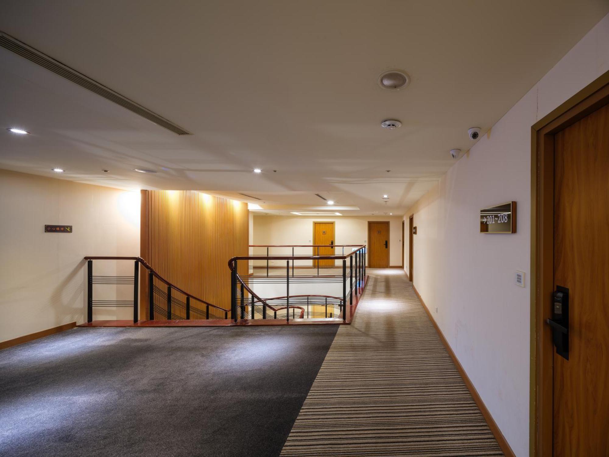 Rich & Free Hotel - Fuzhong 富逸旅趣-板橋府中館 Taipéi Exterior foto
