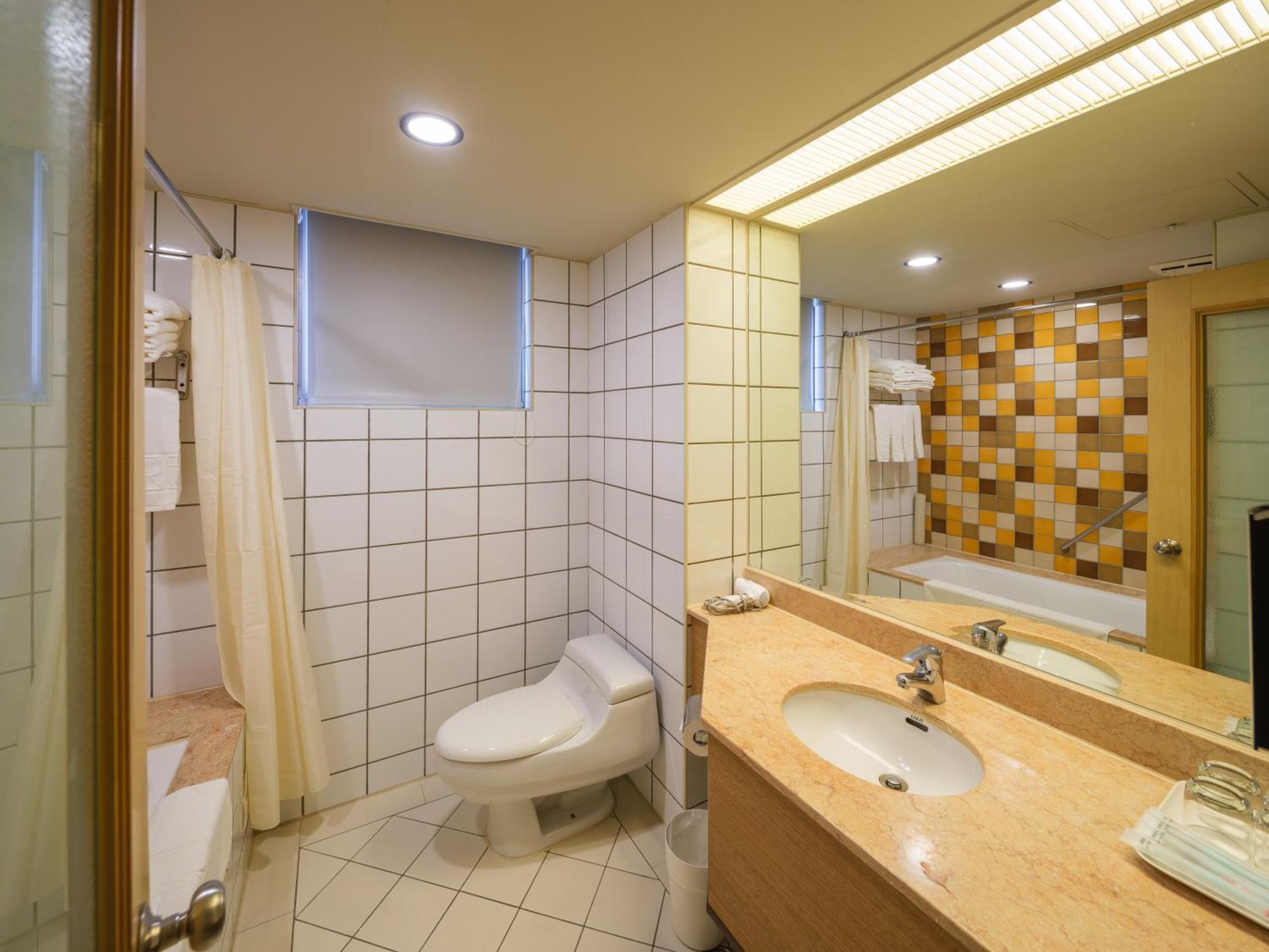 Rich & Free Hotel - Fuzhong 富逸旅趣-板橋府中館 Taipéi Exterior foto