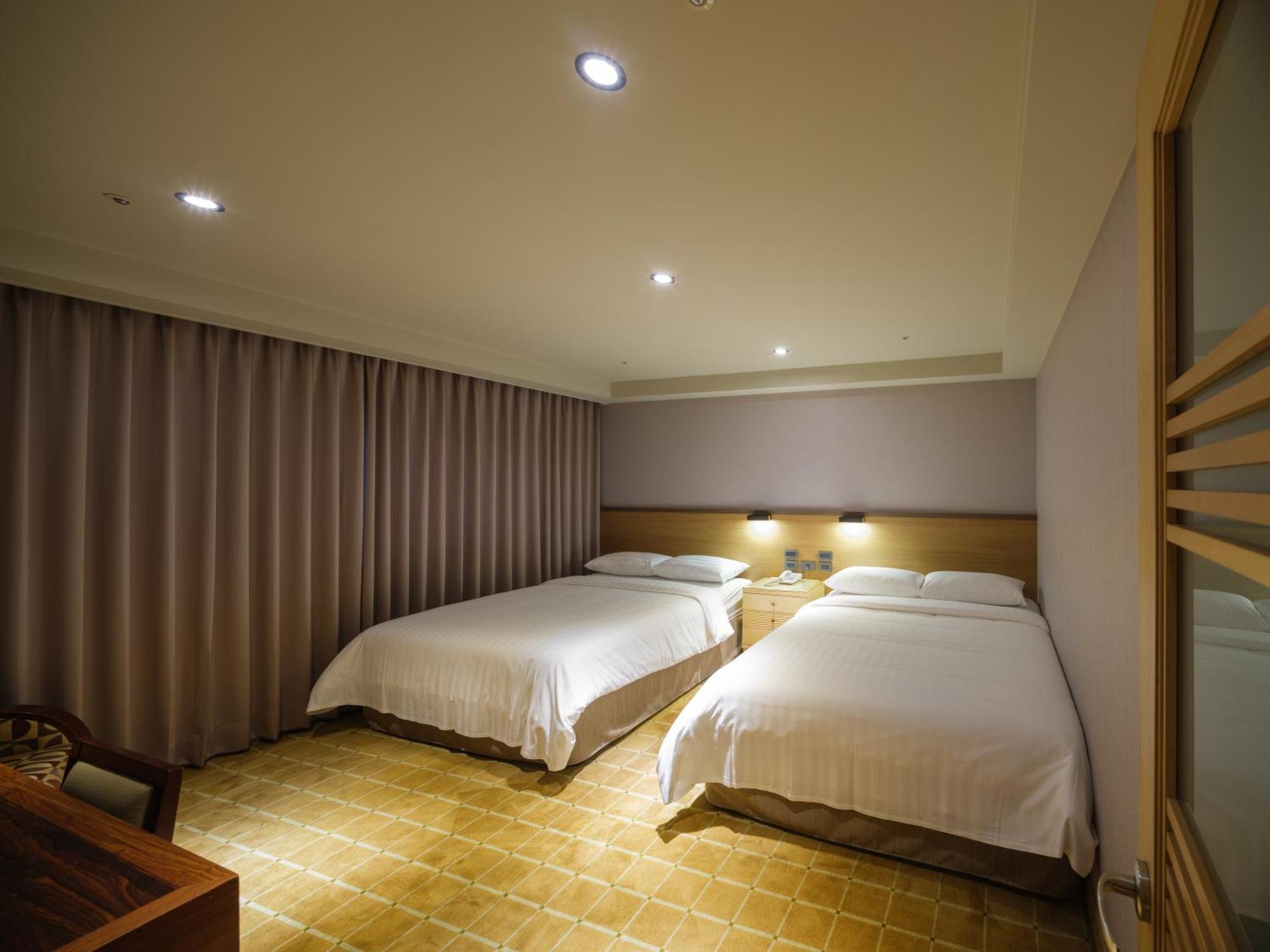 Rich & Free Hotel - Fuzhong 富逸旅趣-板橋府中館 Taipéi Exterior foto