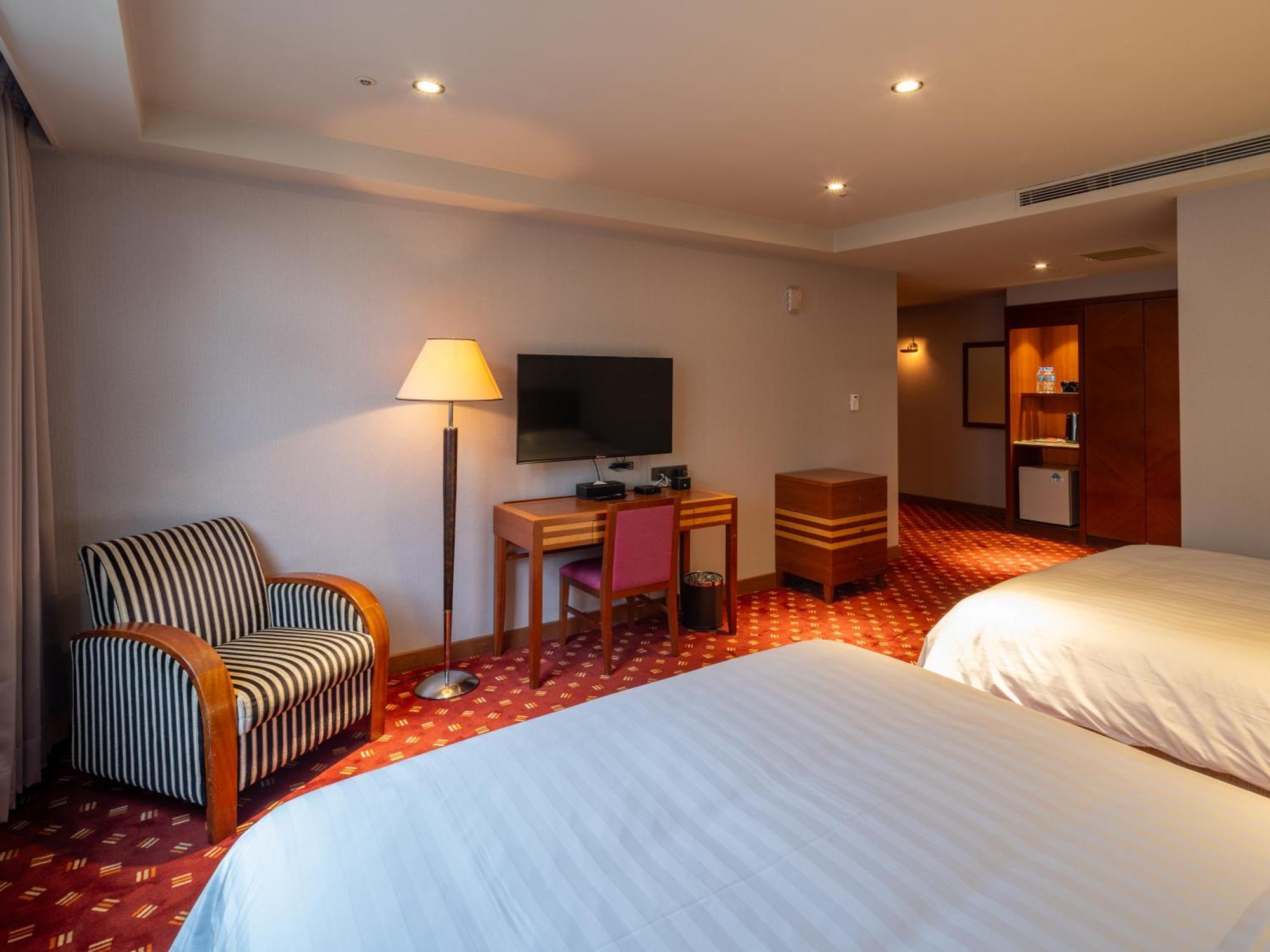 Rich & Free Hotel - Fuzhong 富逸旅趣-板橋府中館 Taipéi Exterior foto
