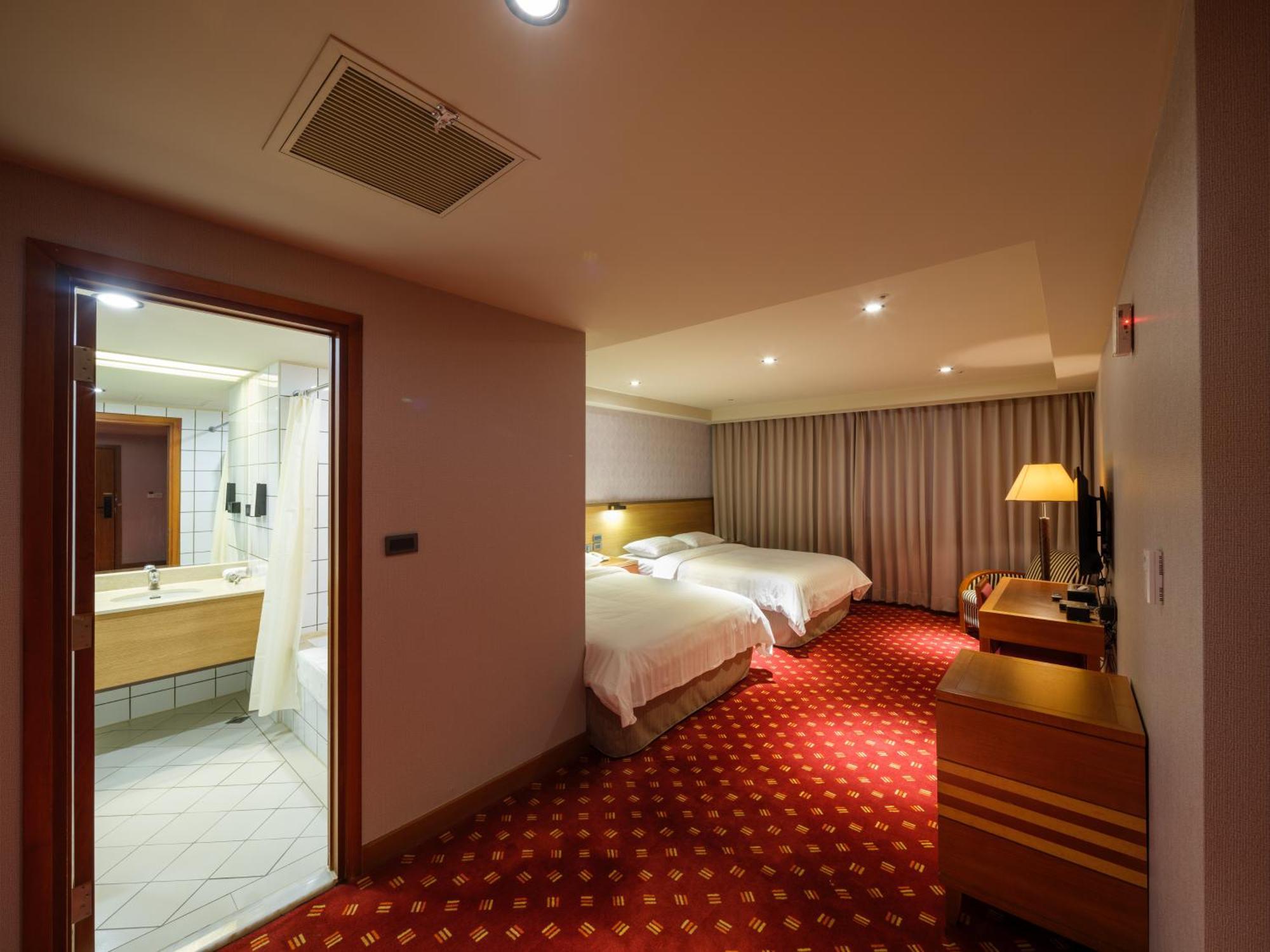 Rich & Free Hotel - Fuzhong 富逸旅趣-板橋府中館 Taipéi Exterior foto